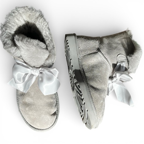 UGG Shoes - Ugg Gita Bow Mini Boots Women 8 in Seal Grey